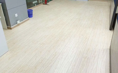 pvc地板铺设完成的实拍图