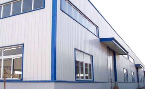 利用<a href='http://ssdrying.com/' target='_blank'><u>彩钢板</u></a>来搭建简易板房